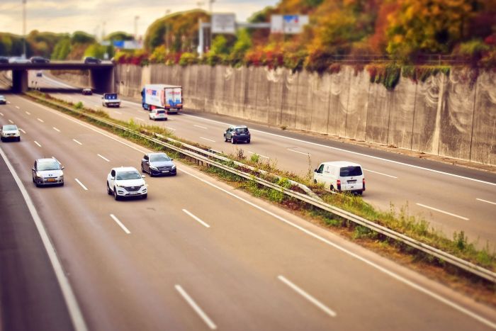 coche autopista seguridad